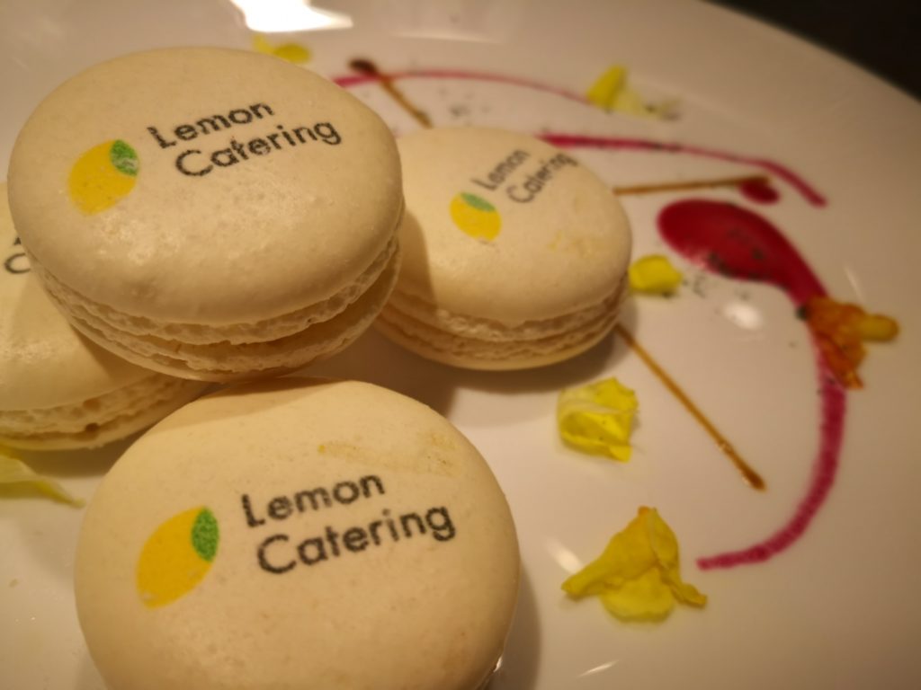ロゴ入りスイーツ レモンケータリング